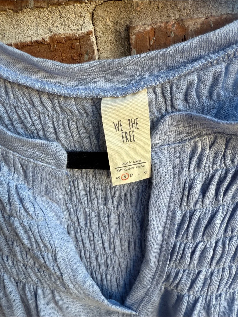 We The Free Ladies S Oversized Light Blue Smocked Yoke Flowy Cold-Shoulder Tank